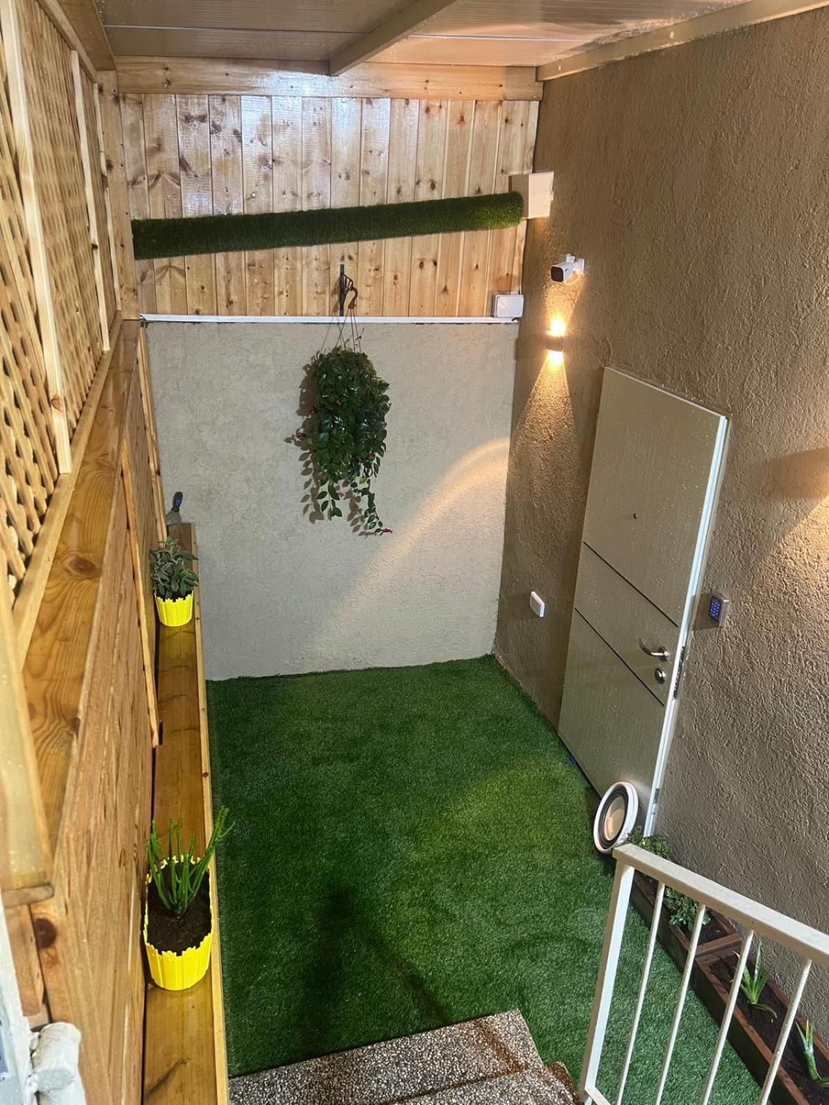 Johny'S Boutique Apartment Haifa Luaran gambar
